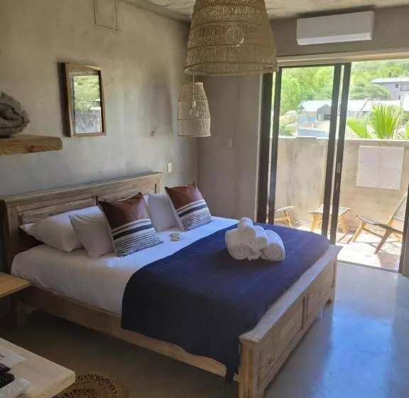 تختخواب و صبحانه Luvlé Stay