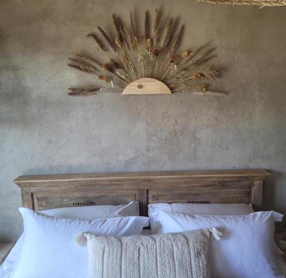 تختخواب و صبحانه Luvlé Stay