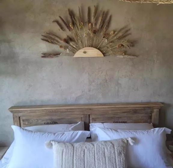 تختخواب و صبحانه Luvlé Stay