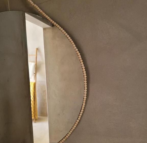 تختخواب و صبحانه Luvlé Stay