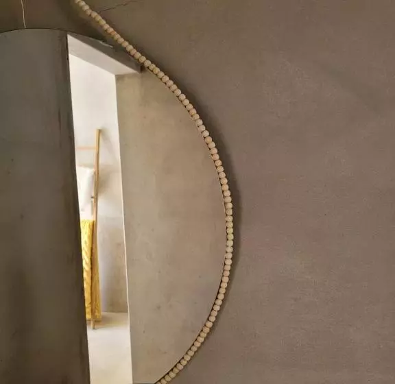 تختخواب و صبحانه Luvlé Stay