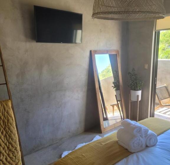 تختخواب و صبحانه Luvlé Stay