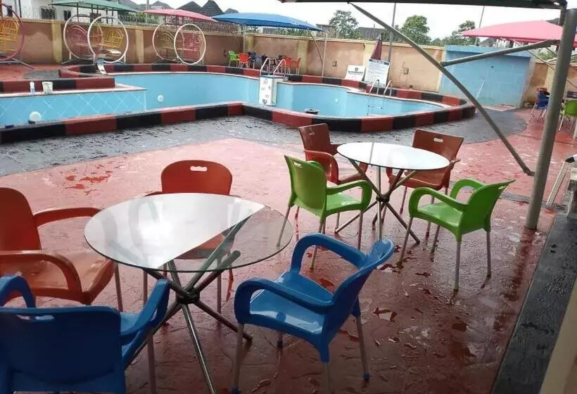 هتل 6a Resort