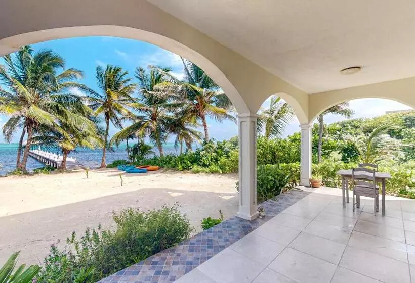 Hotelli A1 At Blue Water Beach Villas