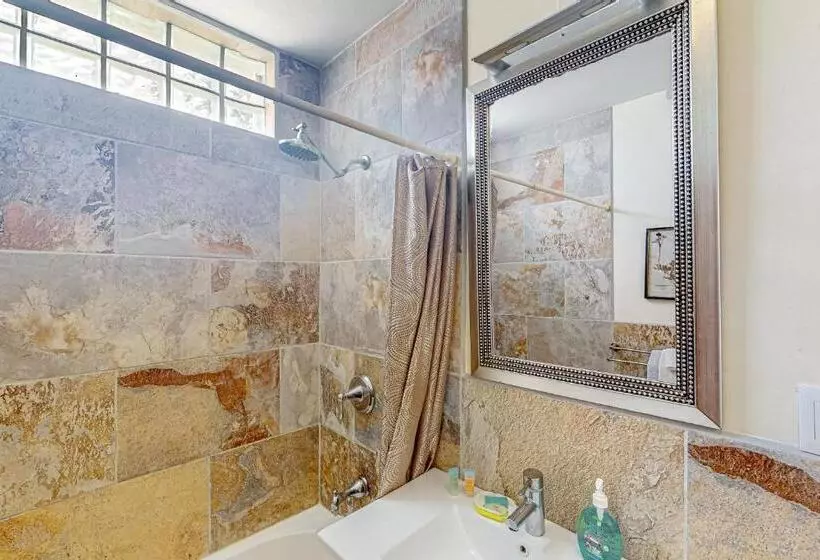 Hotelli A1 At Blue Water Beach Villas