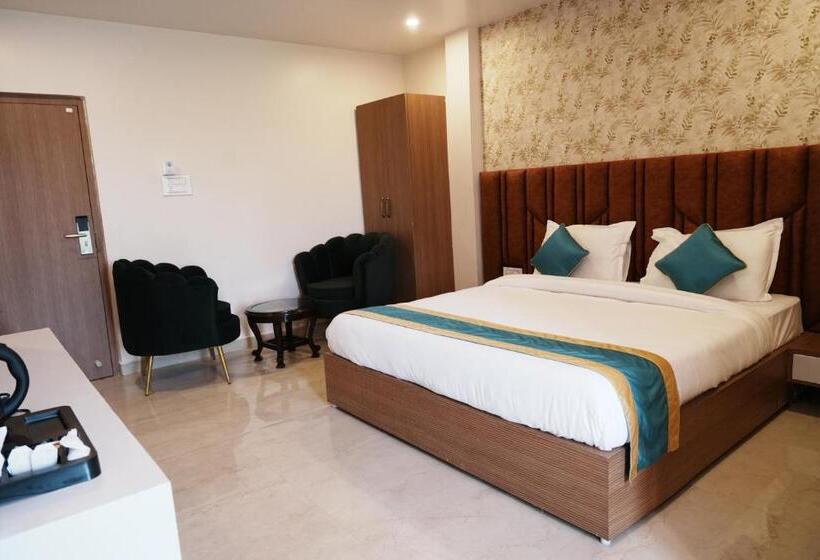 酒店 Anticlock Suites & Resorts