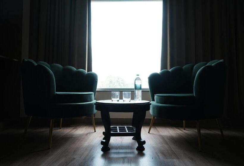 酒店 Anticlock Suites & Resorts