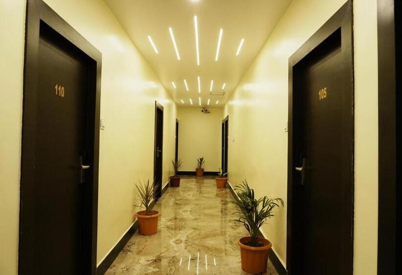 酒店 Anticlock Suites & Resorts