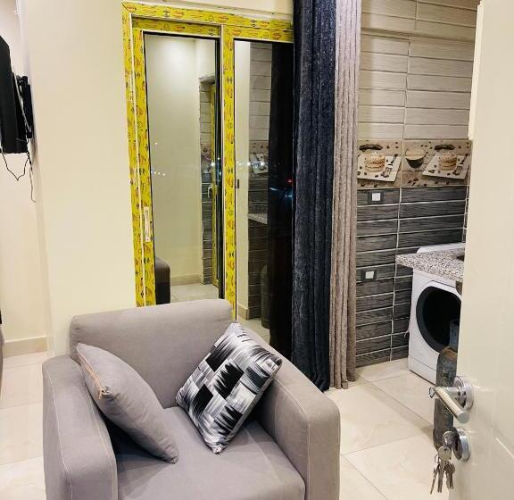 هتل کپسول Doctor House