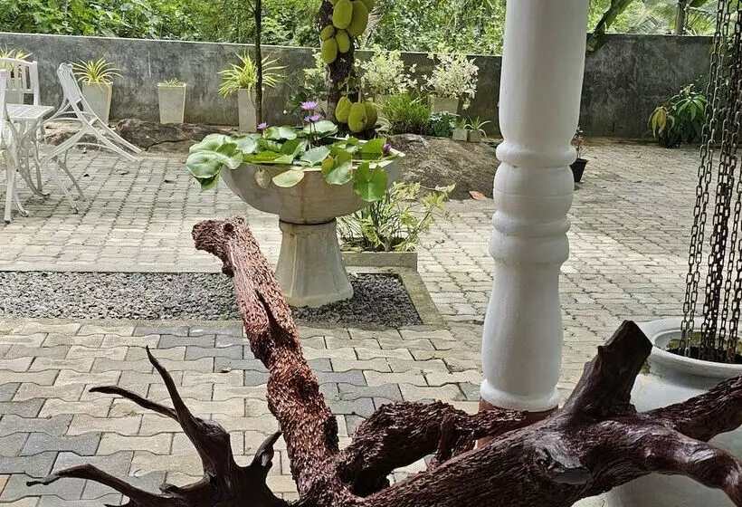 ホテル Ellakanda Nature Villa