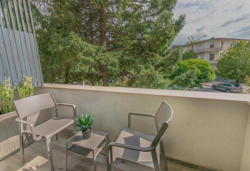 فندق Osetia Garden