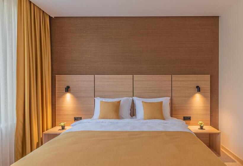 فندق Osetia Garden