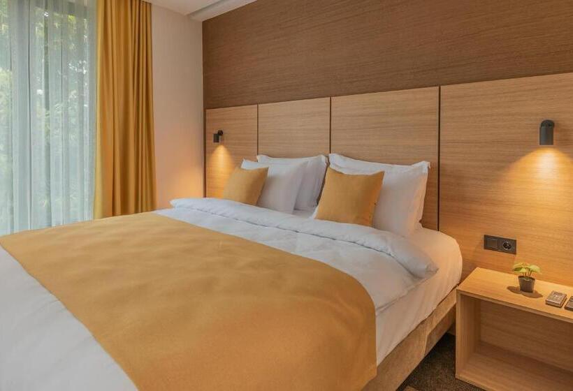 فندق Osetia Garden