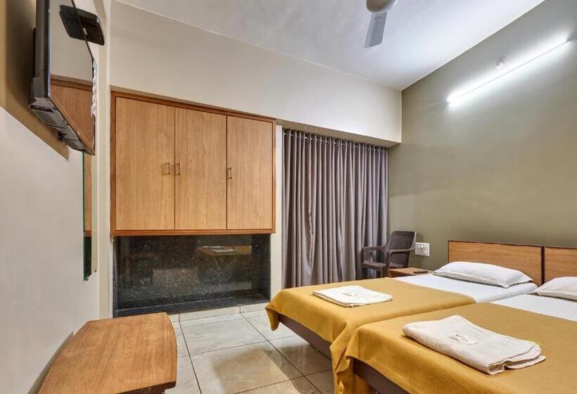 Hotell Pathik  2 Star