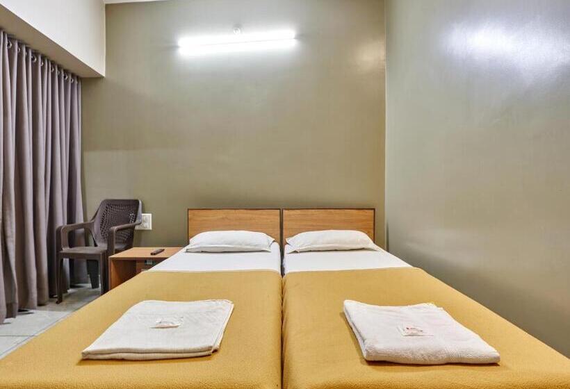 Hotell Pathik  2 Star