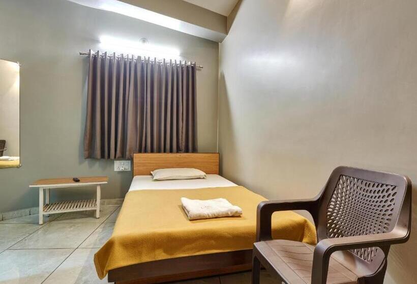 Hotell Pathik  2 Star