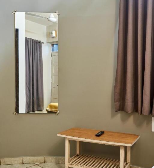 Hotell Pathik  2 Star