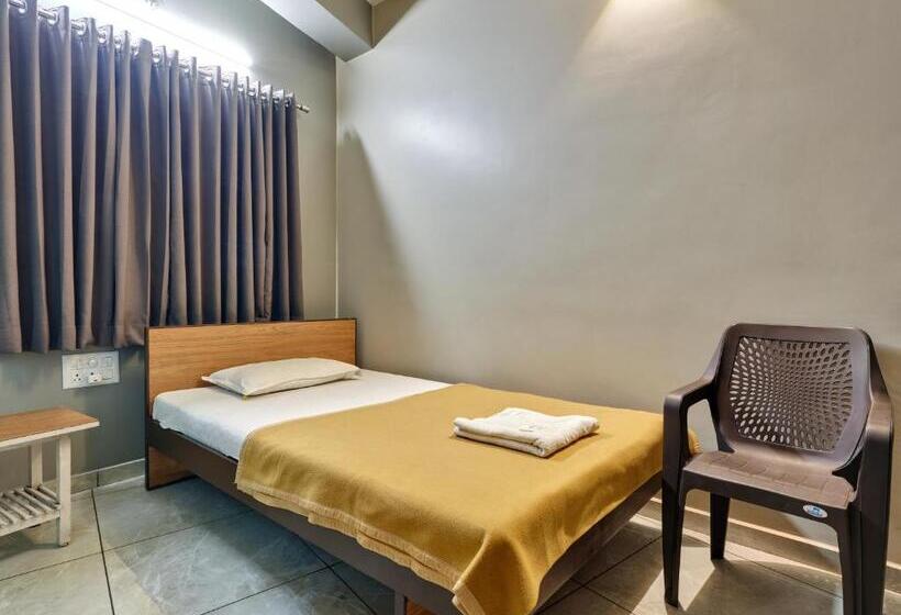 Hotell Pathik  2 Star