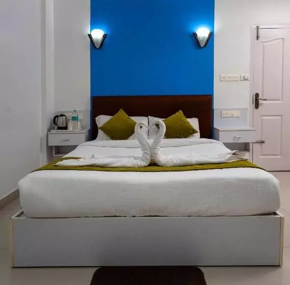 ホテル The Hydel Luxury Palace