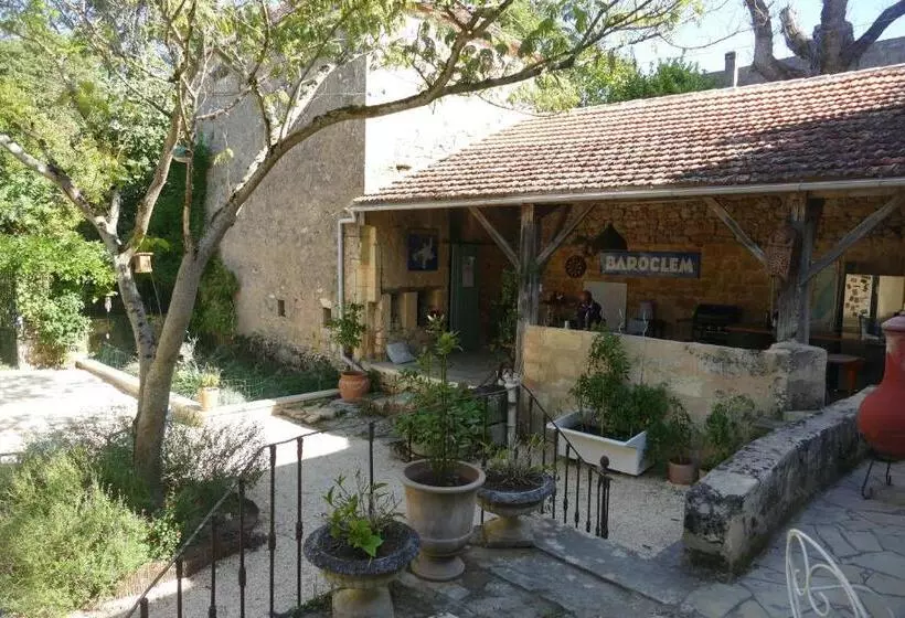 Majatalo 1 Rue Pasquet   A Double Room In The Main House