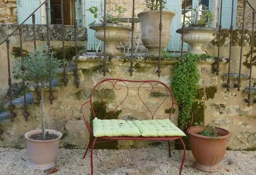 Majatalo 1 Rue Pasquet   A Double Room In The Main House
