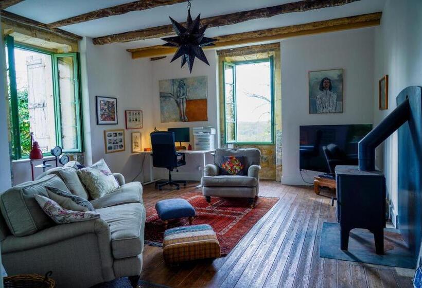 פנסיון 1 Rue Pasquet   A Double Room In The Main House