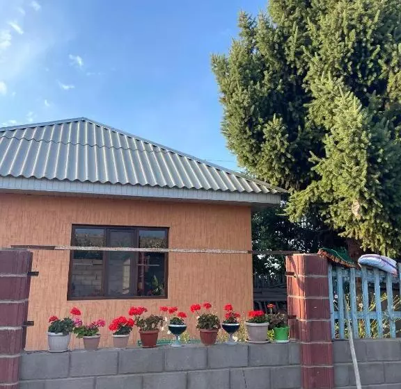 پانسیون Guest House Akjol