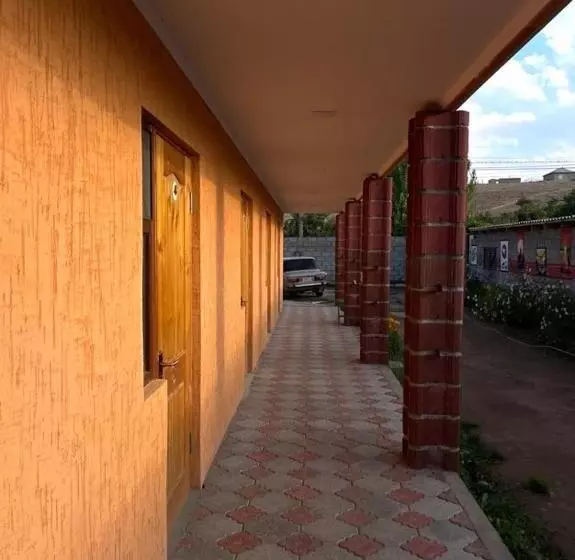 پانسیون Guest House Akjol