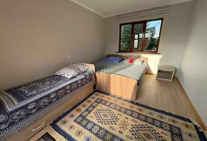 پانسیون Guest House Akjol