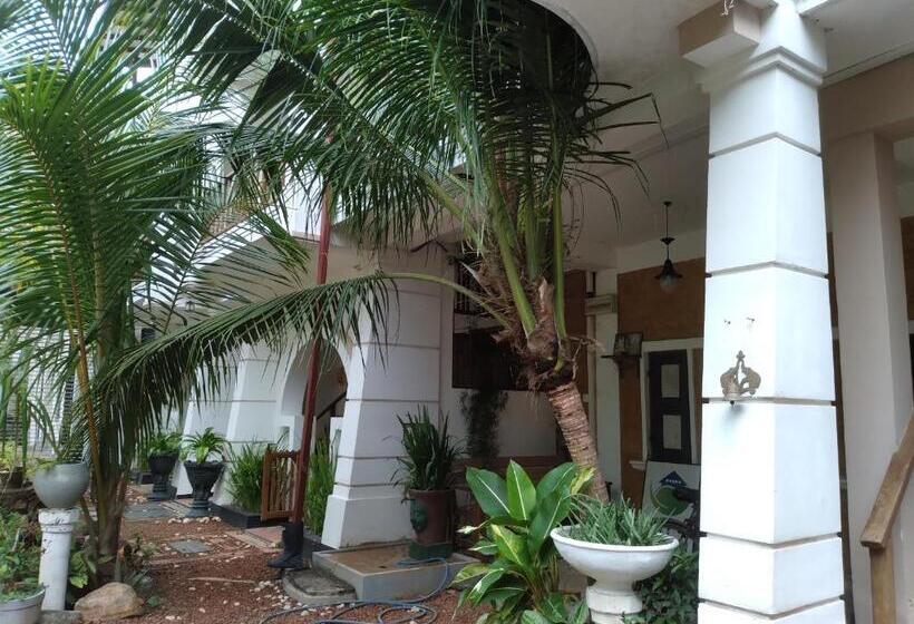 بنسيون Skyr Rest Inn