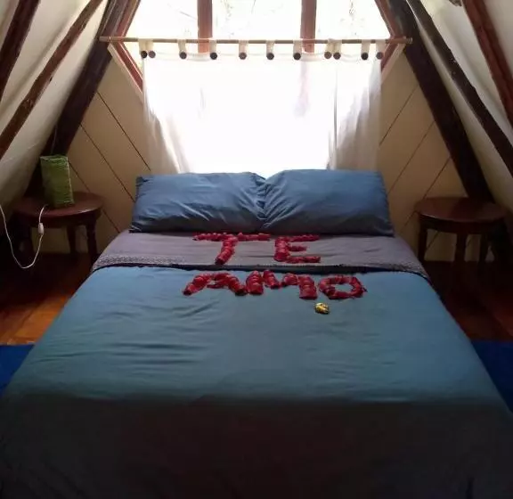 پانسیون The Lookout Hideaway Cabin