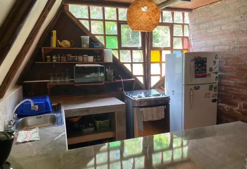 پانسیون The Lookout Hideaway Cabin