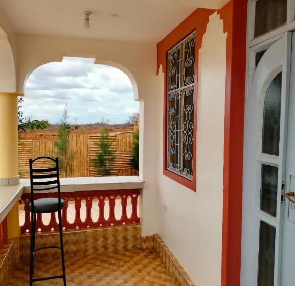 پانسیون Voi Highway Bnb