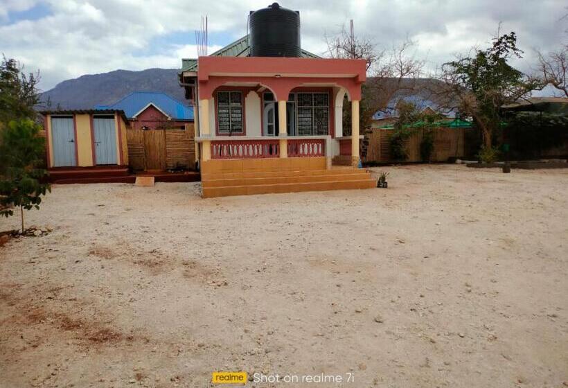 پانسیون Voi Highway Bnb