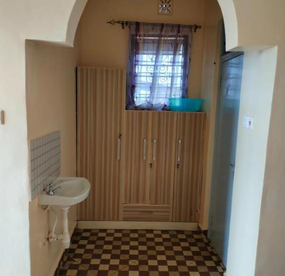 پانسیون Voi Highway Bnb