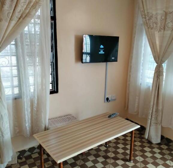 پانسیون Voi Highway Bnb