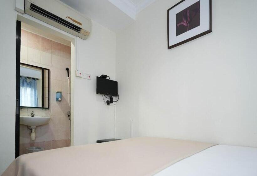 Amrise Hotel, Check In At 10pm, Check Out At 9am