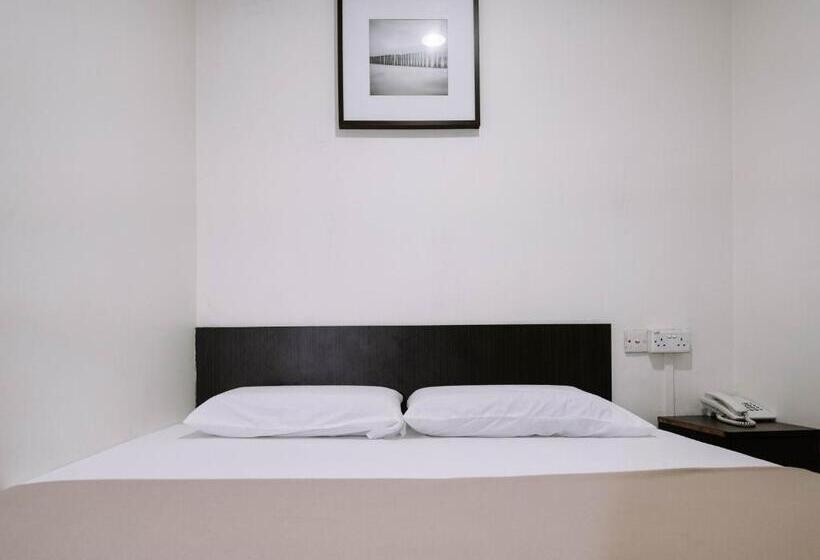 Amrise Hotel, Check In At 10pm, Check Out At 9am