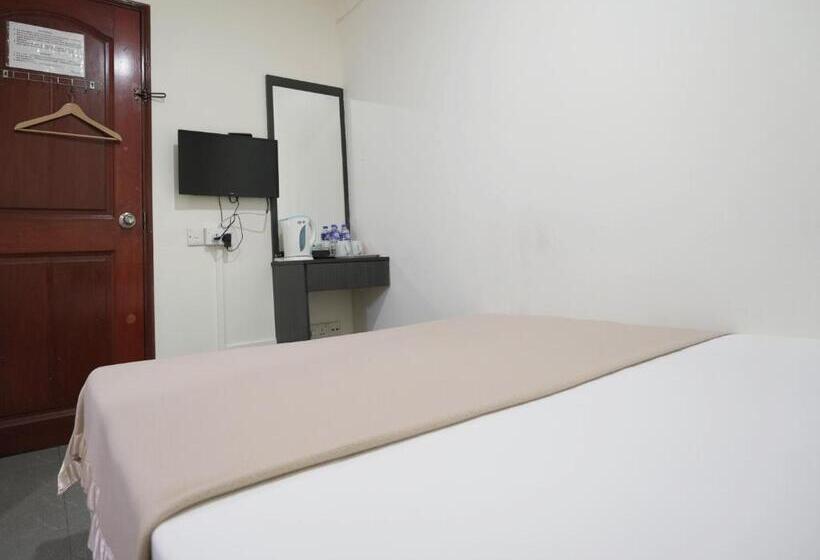 Amrise Hotel, Check In At 10pm, Check Out At 9am