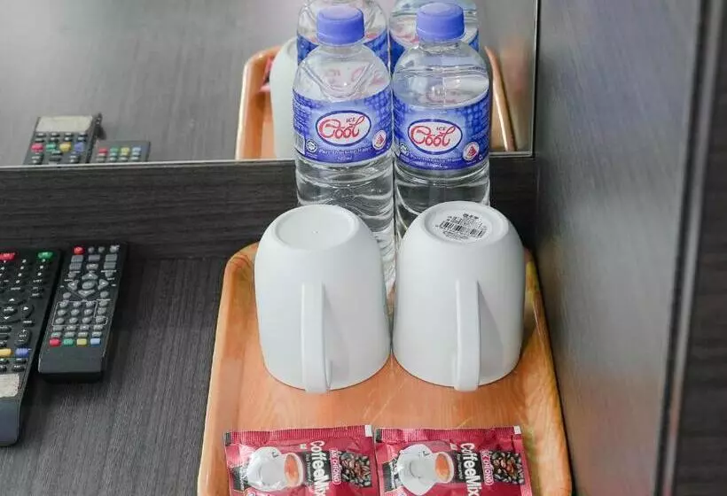 Amrise Hotel, Check In At 10pm, Check Out At 9am