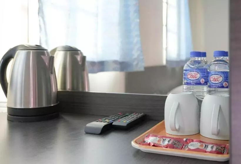 Amrise Hotel, Check In At 10pm, Check Out At 9am