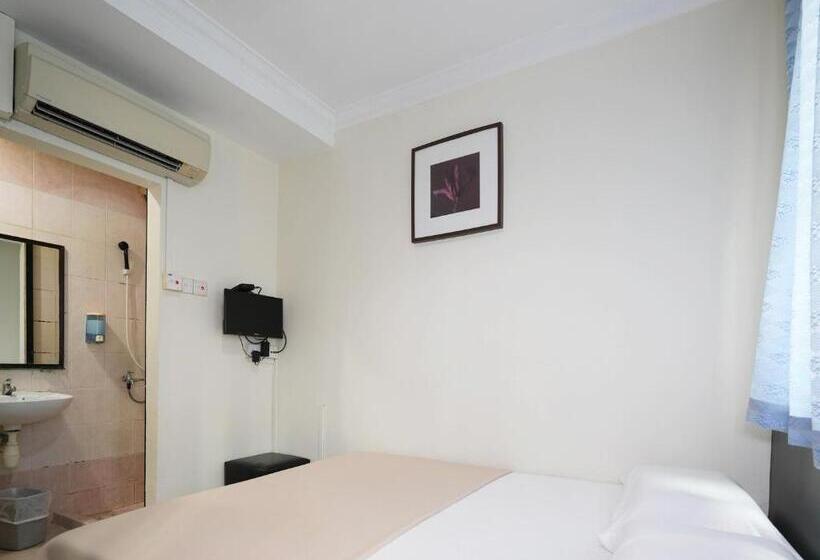 Amrise Hotel, Check In At 10pm, Check Out At 9am