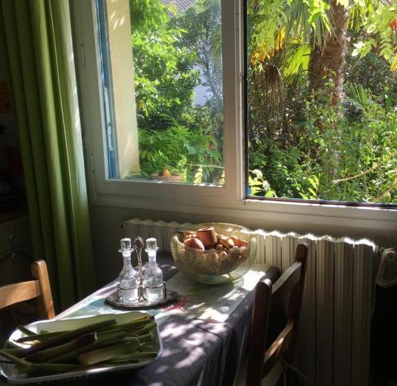 تختخواب و صبحانه Chambre Spacieuse Et Lumineuse