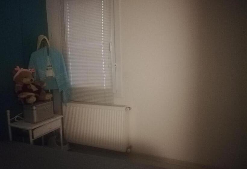 تختخواب و صبحانه Ewwren