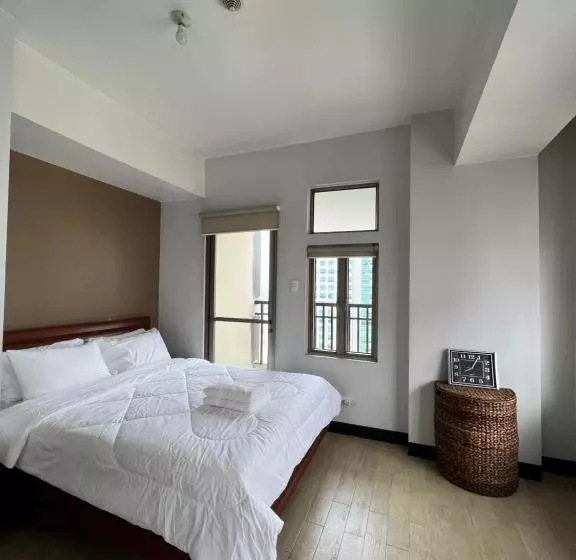 Cozy & Spacious 3br Unit In Manhattan Parkview Tower2