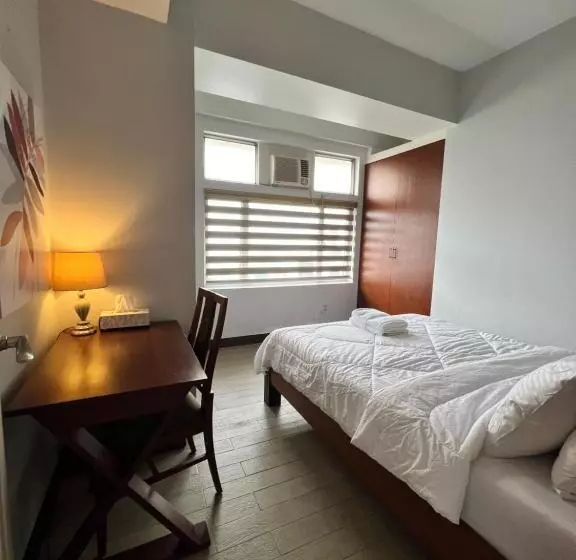 Cozy & Spacious 3br Unit In Manhattan Parkview Tower2