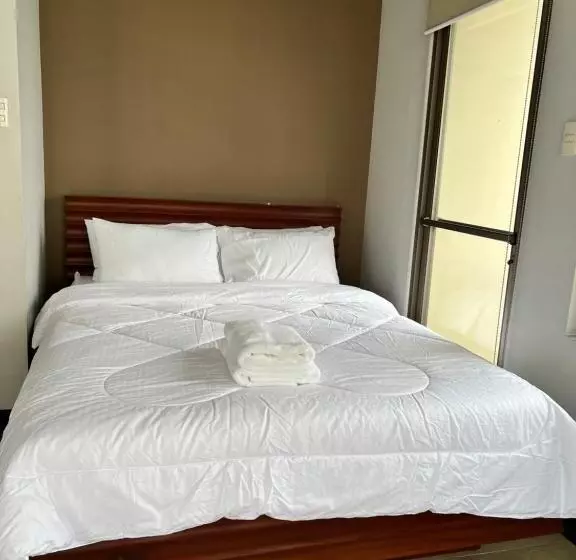 Cozy & Spacious 3br Unit In Manhattan Parkview Tower2