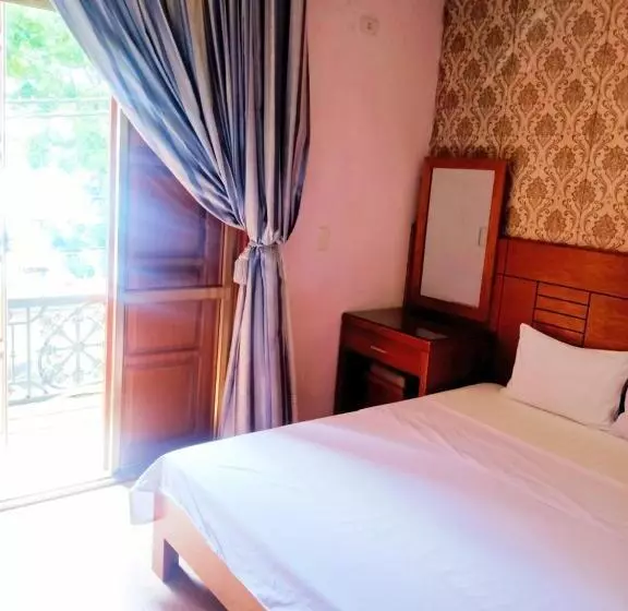 هتل Khách Sạn Hoàng Gia