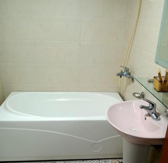 هتل Khách Sạn Hoàng Gia