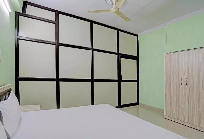 ホテル Oyo Narayan Guest House